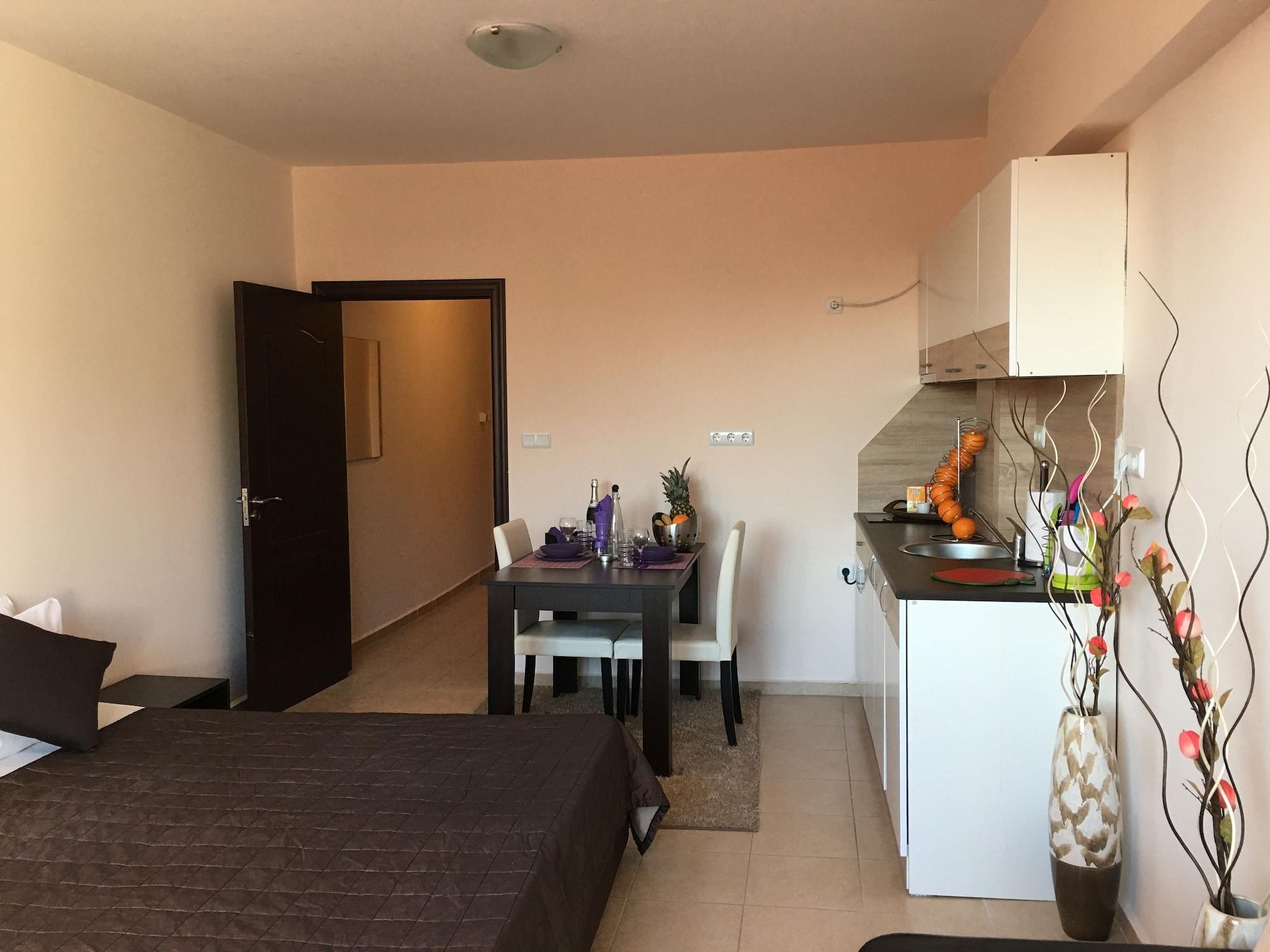 Beach Aparthotel Salt Lake Pomorie Kültér fotó